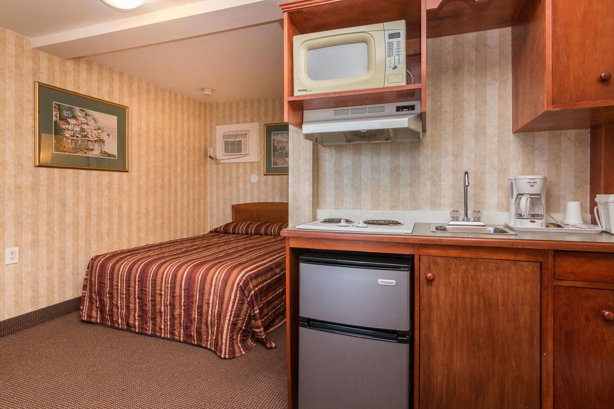 Canadas Best Value Inn Chinook Station YYC Kültér fotó