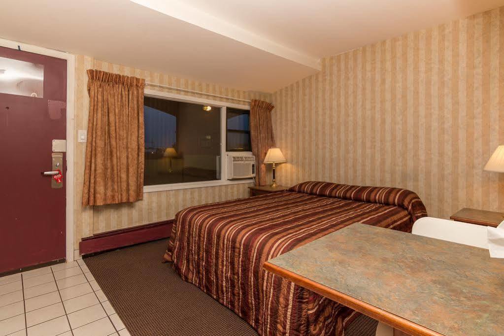 Canadas Best Value Inn Chinook Station YYC Kültér fotó