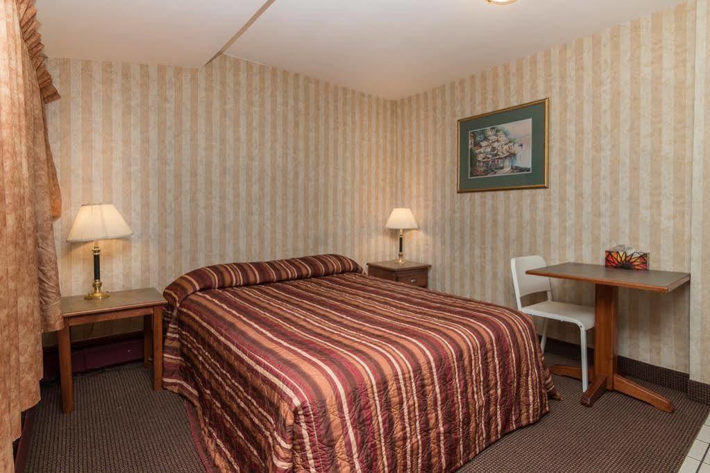 Canadas Best Value Inn Chinook Station YYC Kültér fotó