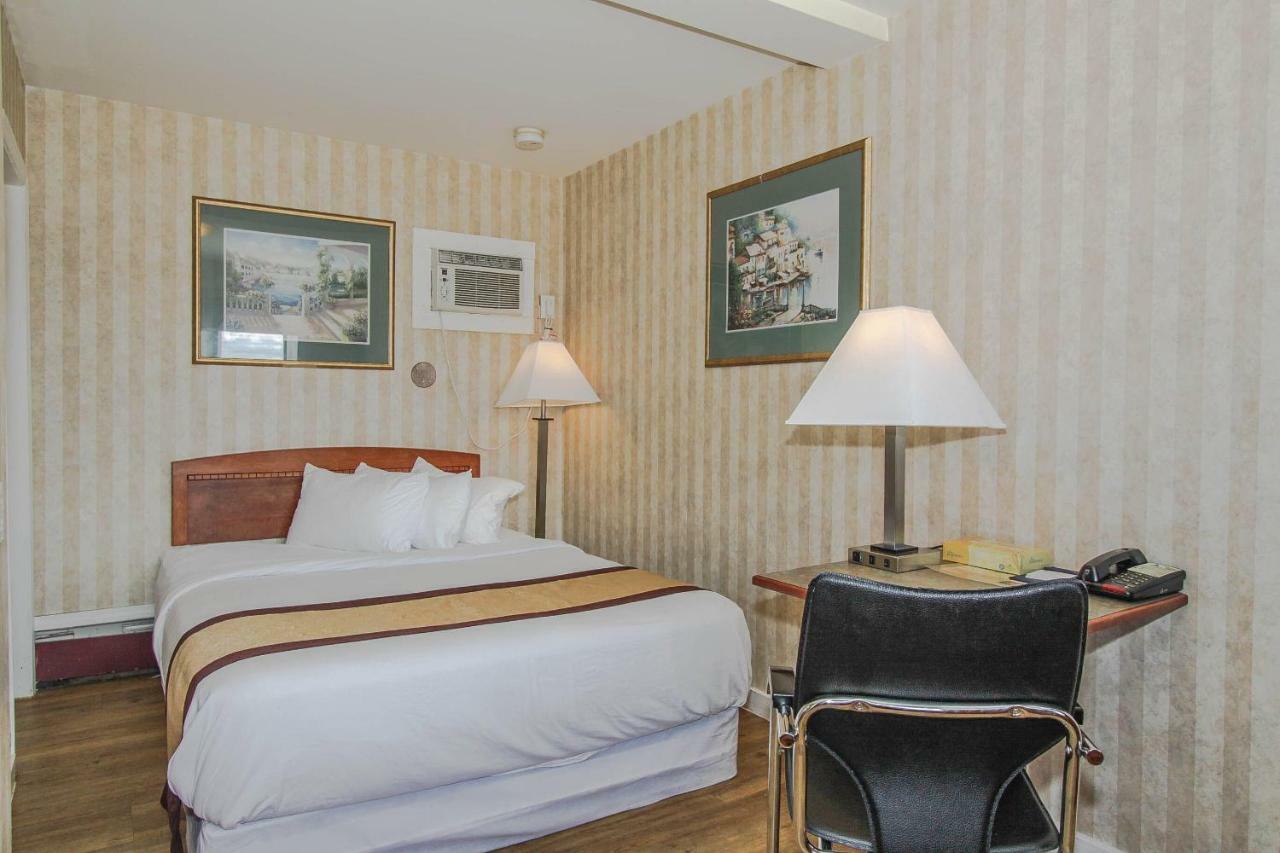 Canadas Best Value Inn Chinook Station YYC Kültér fotó